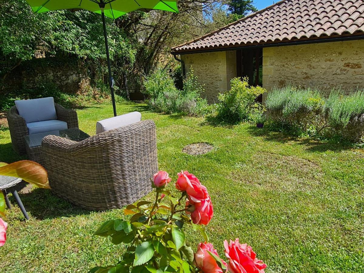 Ferme De Tayac - Charme Avec Pool Hotel Les Eyzies Exterior photo