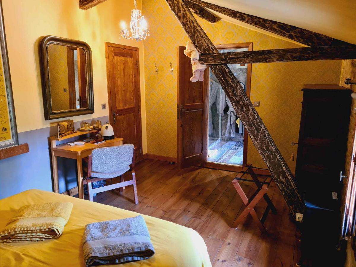Ferme De Tayac - Charme Avec Pool Hotel Les Eyzies Exterior photo