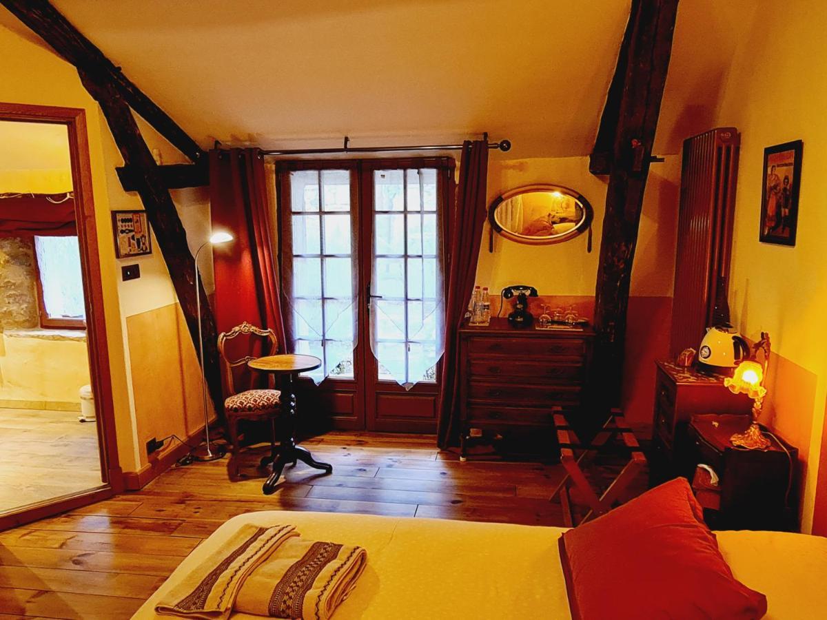 Ferme De Tayac - Charme Avec Pool Hotel Les Eyzies Exterior photo