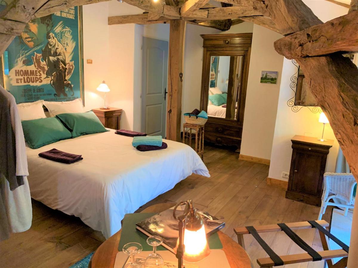Ferme De Tayac - Charme Avec Pool Hotel Les Eyzies Exterior photo