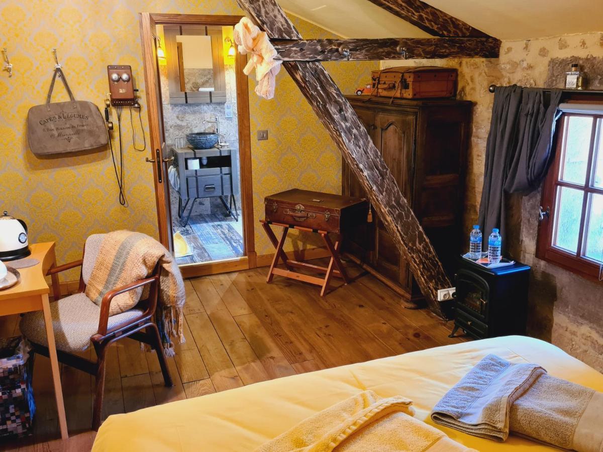 Ferme De Tayac - Charme Avec Pool Hotel Les Eyzies Exterior photo