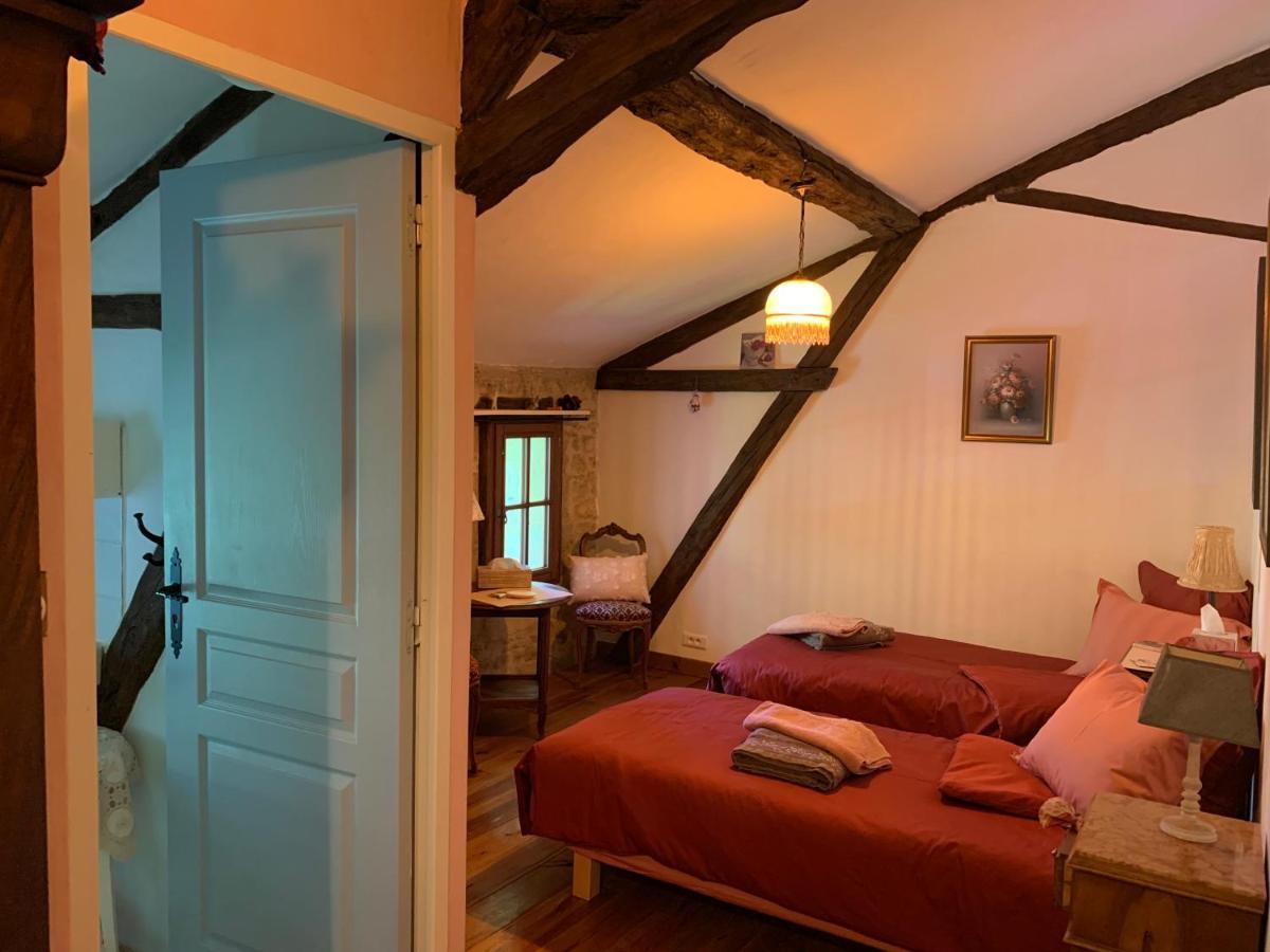 Ferme De Tayac - Charme Avec Pool Hotel Les Eyzies Exterior photo